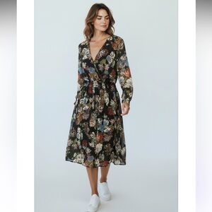 8. 220$ Kate-Lilly Floral Long Sleeve Dress